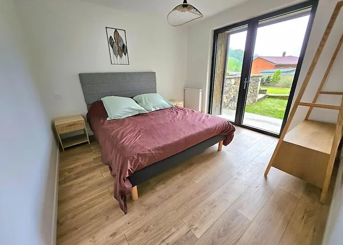 Ancienne Batisse Renovee 圣艾菲力克