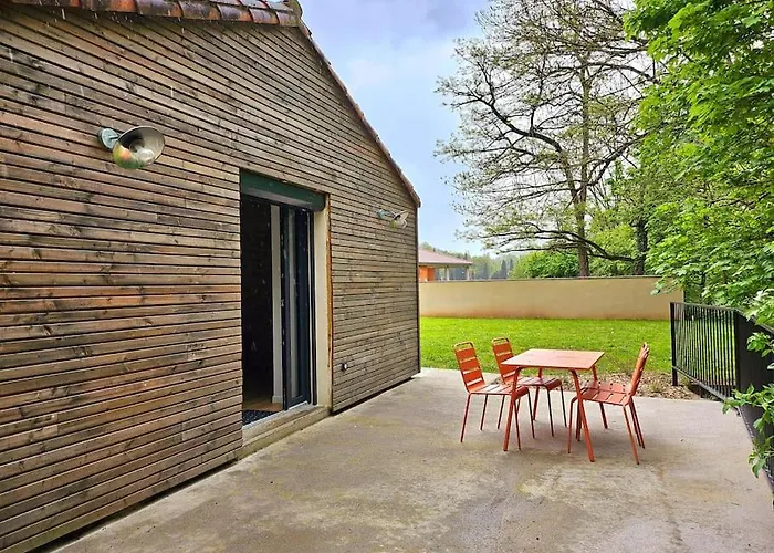 Ancienne Batisse Renovee