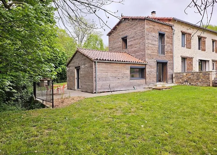 Vakantiehuis Ancienne Batisse Renovee Saint-Affrique